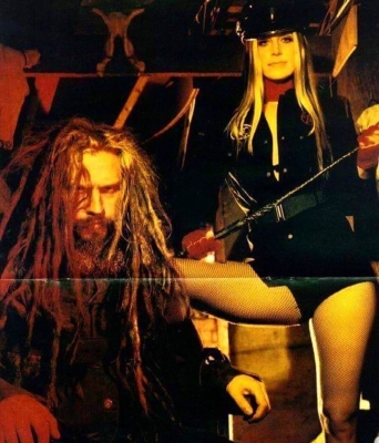 Click to view full size image
==============
Hellbilly_Deluxe_-_Spookshow_Baby_28329.jpg Hellbilly_Deluxe_-_Spookshow_Baby_28329.jpg