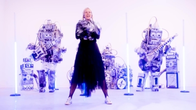 I_Love_My_Robot_-_01300.jpg