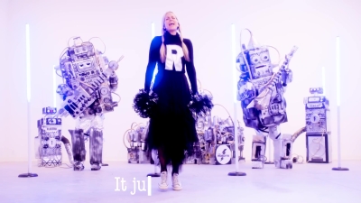 I_Love_My_Robot_-_01393.jpg